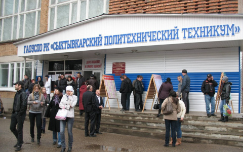 «Мы, видимо, не люди»: студентов сыктывкарского техникума не перевели на «дистанционку»