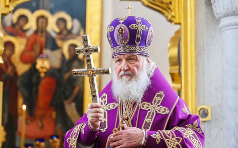 Патриарх Кирилл утвердил молитвы от коронавируса