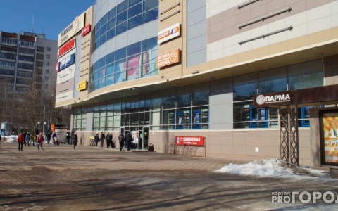 «Мы тоже хотим быть здоровыми»: сотрудники сыктывкарских ТЦ боятся выходить на работу