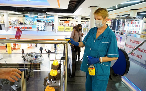 В Коми на неделю закрывают все непродуктовые магазины и торговые центры