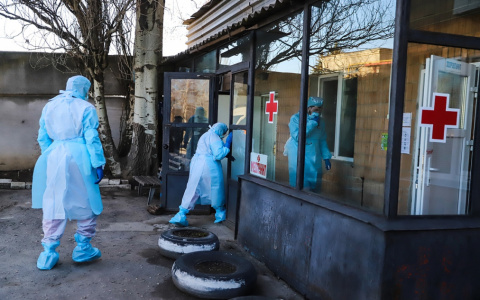 В больнице, где погибла жительница Коми с коронавирусом, ввели карантинный режим