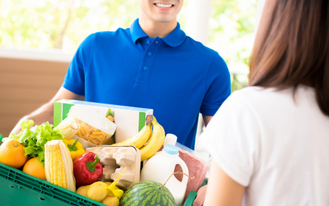 Оставайтесь дома: подборка служб, которые доставляют продукты из магазинов в Сыктывкаре