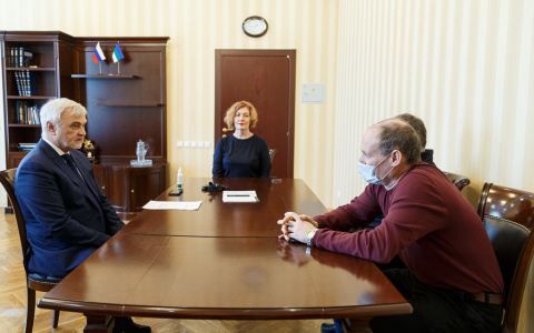 Врио главы Коми встретился с реаниматологами из Санкт-Петербурга