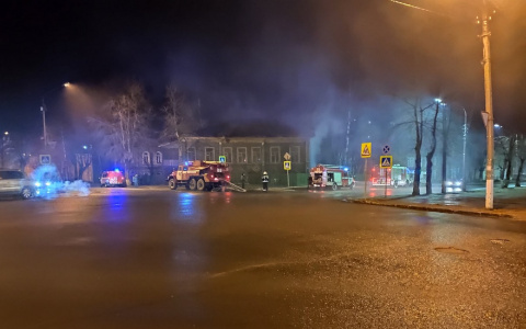 В Сыктывкаре произошел пожар в известном памятнике архитектуры (фото)