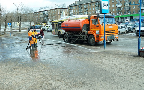В Сыктывкаре продолжается санитарная обработка улиц