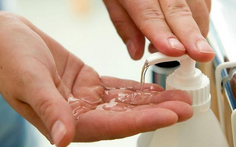 Врач предупредила россиян об опасности антисептиков