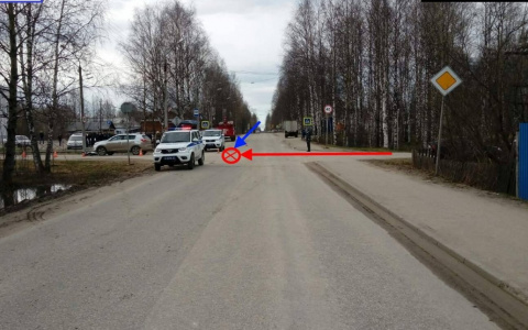 В Коми внедорожник не пропустил мотоциклиста: байкер погиб