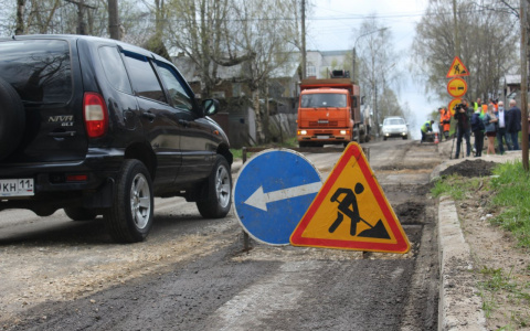 Фоторепортаж: как в Сыктывкаре ремонтируют дороги, на которые потратили 420 миллионов рублей