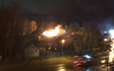 Появились подробности сильного ночного пожара в Сыктывкаре