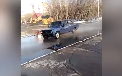 В Коми 17-летний подросток устроил гонки с полицией (видео)