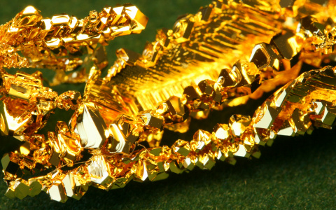 Ученые нашли способ лечить рак золотом