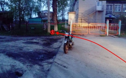 В Коми молодой парень влетел на мотоцикле в забор детсада (фото)