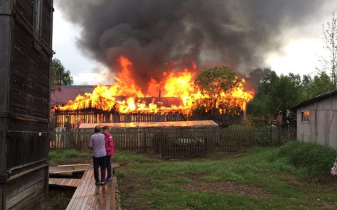 Страшный пожар в сыктывкарском Заречье унес жизнь человека