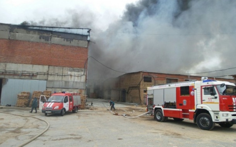 Крупным пожаром в сыктывкарской Эжве занялась прокуратура