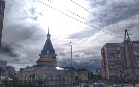 Гром и молния: в Коми объявлено штормовое предупреждение