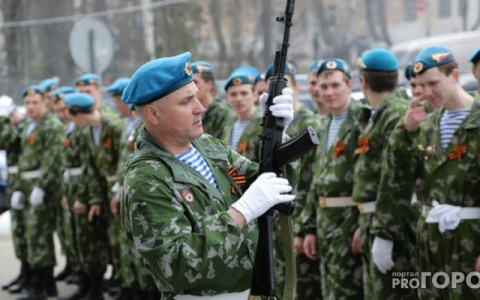 В России вырастут зарплаты военнослужащих и силовиков