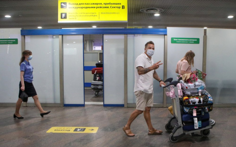 МИД попросил россиян, которые вернулись из-за границы, вернуть деньги правительству