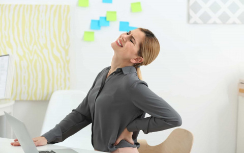 Как убрать боль при грыже в позвоночнике? (видео)