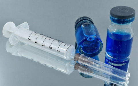 В России анонсировали дату массовой вакцинации от COVID-19