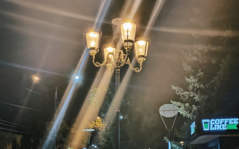 Фото дня от сыктывкарки: ночь, улица, фонарь