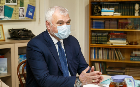 Владимир Уйба встретился с писателями Республики Коми