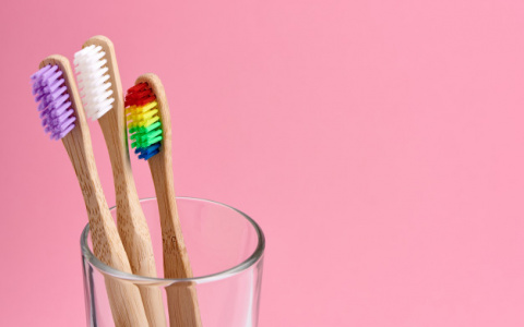 Назван способ убрать зубной налет в домашних условиях