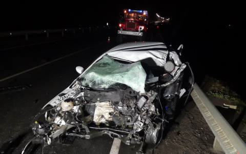 В Коми при столкновении фуры и легковушки погиб молодой водитель