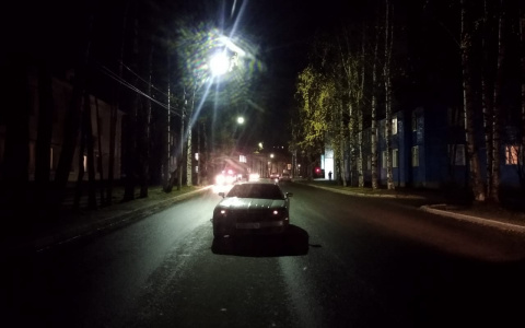 Сыктывкарка решила «срезать» путь и угодила под «Крайслер»