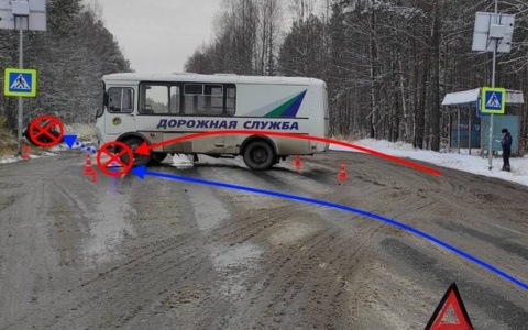 В Коми служебный автобус опрокинул иномарку