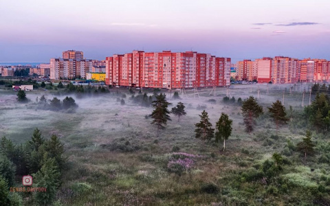 Фото дня в Коми: загадочный туман надвигается на город