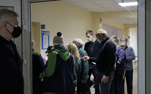 Очереди и болезни: чего ждать в поликлиниках Сыктывкара в период пандемии (фото)