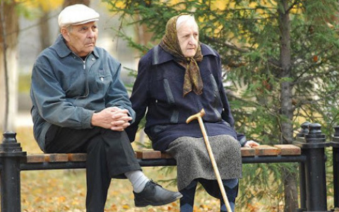 Пенсионерам Коми снова продлили режим самоизоляции