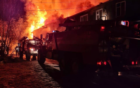 В Коми из-за страшного пожара десятки людей оказались на улице