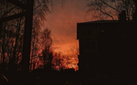 Фото дня в Сыктывкаре: загадочный ноябрьский закат
