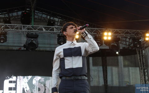 Предложение руки и сердца, лосось в подарок и неоновые вывески: незабываемые визиты знаменитостей в Коми