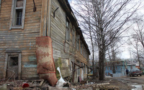 В Сыктывкаре расселят четыре «деревяшки»