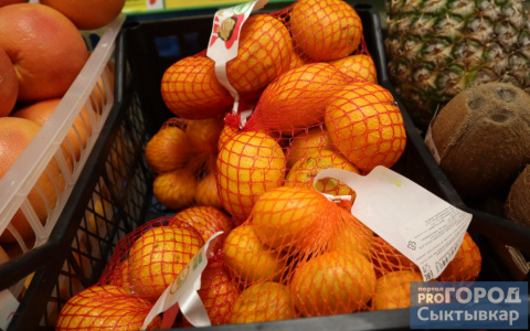 В России взлетели цены на самый новогодний фрукт