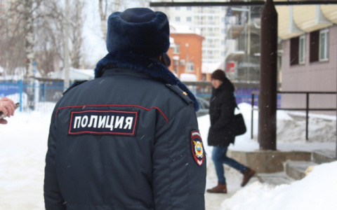 В Сыктывкаре вынесли приговор мужчине, который напал с железным прутом на полицейского