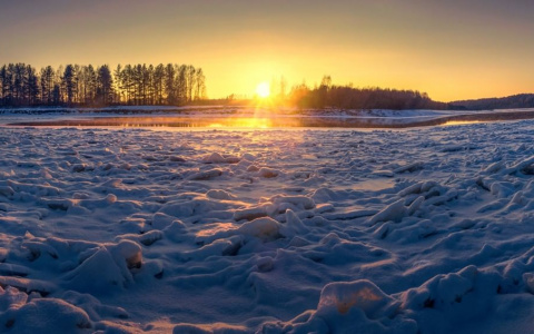 Фото дня от сыктывкарца: закат во льдах