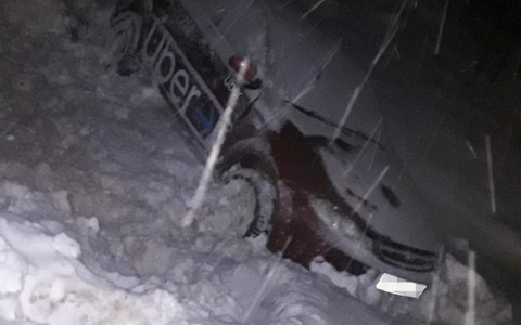 В Коми водитель иномарки вылетел в кювет, чтобы не сбивать человека