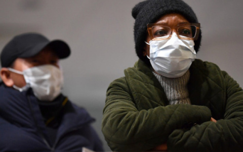 «И куда ее теперь деть?»: россиянам рассказали, как правильно утилизировать маски