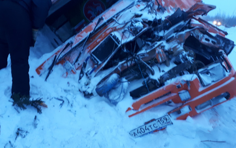 В Коми произошло жесткое ДТП с двумя КамАЗами