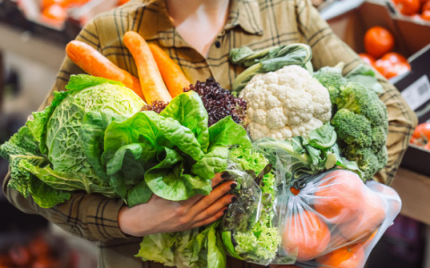 Назван возраст, после которого нельзя худеть