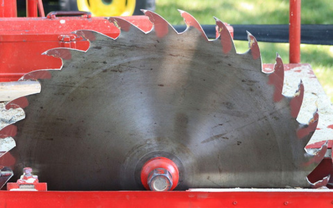 Житель Коми подал в суд на УГТУ за потерю руки… спустя 47 лет