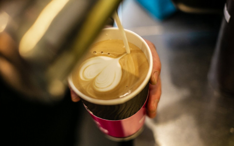 Абоненты Tele2 получат второй напиток в подарок от партнера оператора в Сыктывкаре