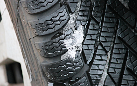 Названа главная опасность при замене зимней резины на летнюю