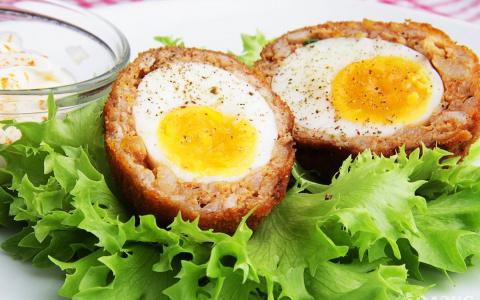 Названы пять главных заблуждений о еде после пяти вечера