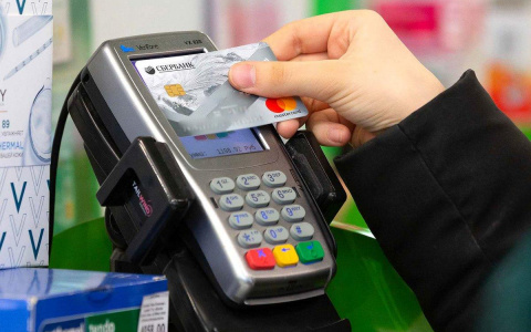 Юрист объяснил, почему чек после покупки лучше забрать с собой