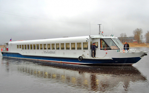 В Сыктывкаре начал ходить паром «Усть-Сысольск»