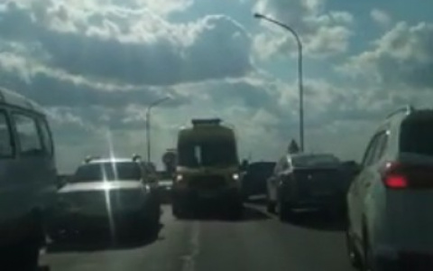 В ГИБДД рассказали об аварии на краснозатонском мосту в Сыктывкаре